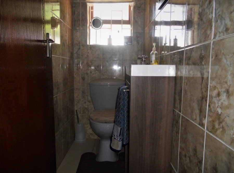 To Let 3 Bedroom Property for Rent in Wavecrest Eastern Cape